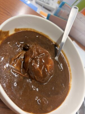 まるごとトマトと飛騨牛カレーの中身